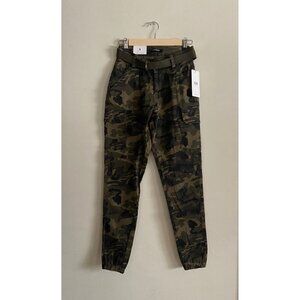 Windsor American bazi olive camo belted joggers size small